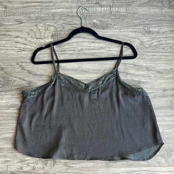 Green Cropped Tank with Lace Detail - Picture 5 of 5